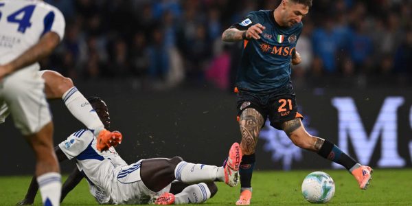 Assane Diao of Como 1907 and Matteo Politano of S.S.C. Napoli are in action during the 10th day of the Serie A Championship between S.S.C. Napoli and Como 1907 at the Diego Armando Maradona Stadium in Naples, Italy, on November 1, 2025. (Photo by Domenico Cippitelli/NurPhoto via Getty Images)