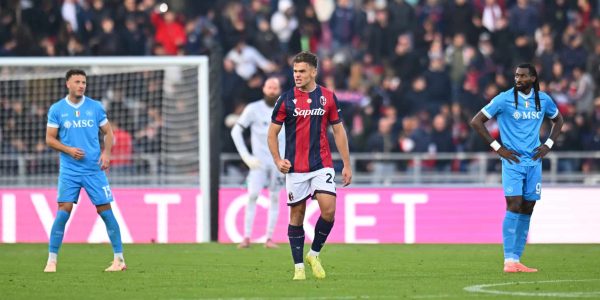 BOLOGNA, ITALY - NOVEMBER 09: Thijs Dallinga of Bologna FC 1909 celebrates scoring his team's second goal during the Serie A match between Bologna FC 1909 and SSC Napoli at Renato Dall'Ara Stadium on November 09, 2025 in Bologna, Italy. (Photo by Alessandro Sabattini/Getty Images)