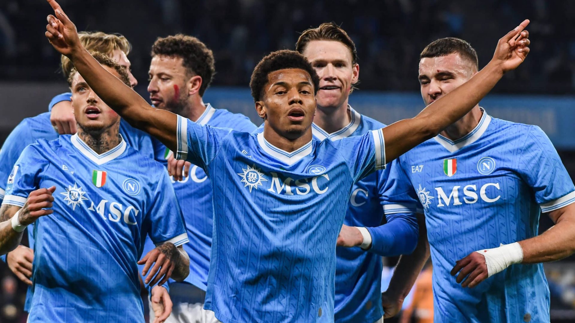 NAPLES, ITALY - NOVEMBER 22: David Neres of SSC Napoli celebrates after scoring a goal to make it 1-0 during the Serie A match between SSC Napoli and Atalanta BC at Stadio Diego Armando Maradona on November 22, 2025 in Naples, Italy. (Photo by Ivan Romano/Getty Images)