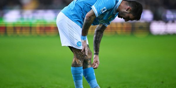 UDINE, ITALY - DECEMBER 14:  Matteo Politano of Napoli react with disappointment during the Serie A match between Udinese Calcio and SSC Napoli at Stadio Friuli on December 14, 2025 in Udine, Italy. (Photo by Image Photo Agency/Getty Images)