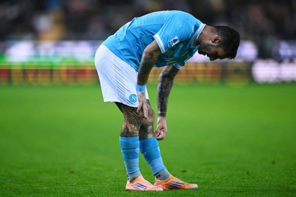 UDINE, ITALY - DECEMBER 14:  Matteo Politano of Napoli react with disappointment during the Serie A match between Udinese Calcio and SSC Napoli at Stadio Friuli on December 14, 2025 in Udine, Italy. (Photo by Image Photo Agency/Getty Images)