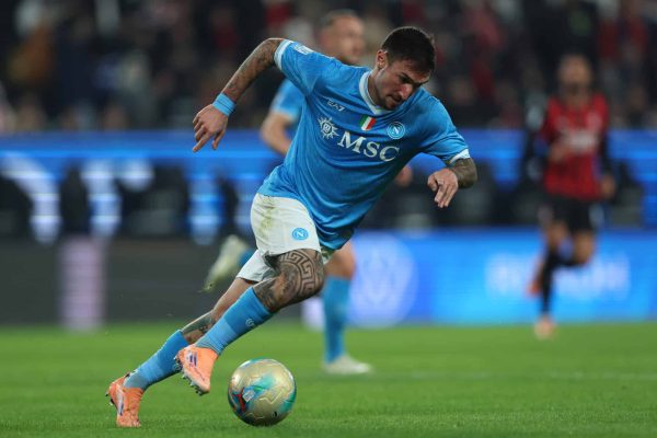 RIYADH, SAUDI ARABIA - DECEMBER 18: Matteo Politano of SSC Napoli runs with the ball during the Supercoppa Italiana Semi-Final match between SSC Napoli and AC Milan at King Saud University Stadium on December 18, 2025 in Riyadh, Saudi Arabia.  (Photo by Yasser Bakhsh/Getty Images)