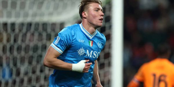 RIYADH, SAUDI ARABIA - DECEMBER 18: Rasmus Hojlund of SSC Napoli celebrates scoring his team's second goal during the Supercoppa Italiana Semi-Final match between SSC Napoli and AC Milan at King Saud University Stadium on December 18, 2025 in Riyadh, Saudi Arabia.  (Photo by Yasser Bakhsh/Getty Images)
