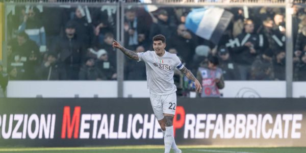 CREMONA, ITALY - DECEMBER 28: Rasmus Hojlund of Napoli scores their first goal during the Serie A match between US Cremonese and SSC Napoli at Stadio Giovanni Zini on December 28, 2025 in Cremona, Italy. (Photo by SSC NAPOLI/SSC NAPOLI via Getty Images)