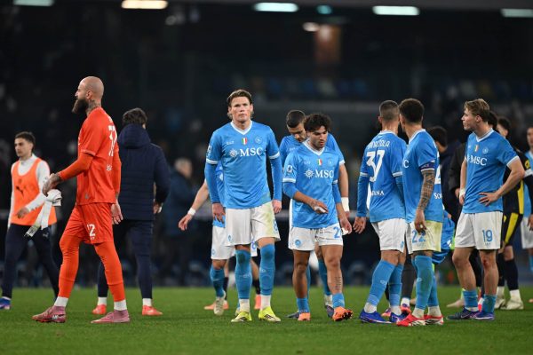 NAPLES, ITALY - JANUARY 14: SSC Napoli players show their disappointment after the Serie A match between SSC Napoli and Parma Calcio 1913 at Stadio Diego Armando Maradona on January 14, 2026 in Naples, Italy. (Photo by Francesco Pecoraro/Getty Images)