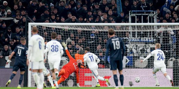 COPENHAGEN, DENMARK - JANUARY 20: Jordan Larsson of F.C. Copenhagen scores his team's first goal during the UEFA Champions League 2025/26 League Phase MD7 match between F.C. Copenhagen and SSC Napoli at Parken Stadium on January 20, 2026 in Copenhagen, Denmark. (Photo by Alex Pantling - UEFA/UEFA via Getty Images)