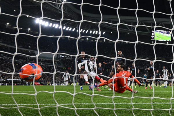 TURIN, ITALY - JANUARY 25: Jonathan David of Juventus scores goal during the Serie A match between Juventus FC and SSC Napoli at  on January 25, 2026 in Turin, Italy. (Photo by Image Photo Agency/Getty Images)