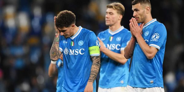 NAPLES, ITALY - JANUARY 28: Giovanni Di Lorenzo of SSC Napoli looks dejected at full-time following the team's defeat in the UEFA Champions League 2025/26 League Phase MD8 match between SSC Napoli and Chelsea FC at Stadio Diego Armando Maradona on January 28, 2026 in Naples, Italy. (Photo by Francesco Pecoraro/Getty Images)