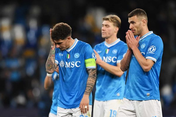 NAPLES, ITALY - JANUARY 28: Giovanni Di Lorenzo of SSC Napoli looks dejected at full-time following the team's defeat in the UEFA Champions League 2025/26 League Phase MD8 match between SSC Napoli and Chelsea FC at Stadio Diego Armando Maradona on January 28, 2026 in Naples, Italy. (Photo by Francesco Pecoraro/Getty Images)