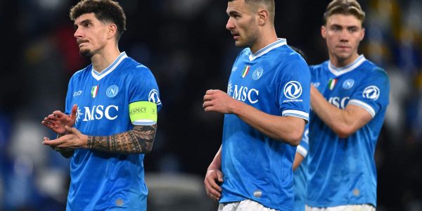 NAPLES, ITALY - JANUARY 28:  Rasmus Hojlund Giovanni Di Lorenzo and Alessandro Buongiorno of Napoli react with disappointment during the UEFA Champions League 2025/26 League Phase MD8 match between SSC Napoli and Chelsea FC at Stadio Diego Armando Maradona on January 28, 2026 in Naples, Italy. (Photo by Image Photo Agency/Getty Images)
