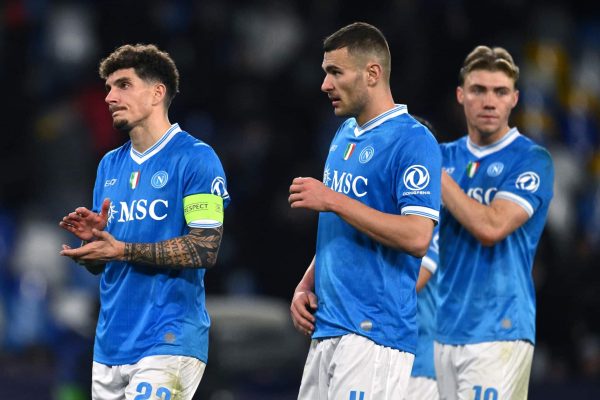 NAPLES, ITALY - JANUARY 28:  Rasmus Hojlund Giovanni Di Lorenzo and Alessandro Buongiorno of Napoli react with disappointment during the UEFA Champions League 2025/26 League Phase MD8 match between SSC Napoli and Chelsea FC at Stadio Diego Armando Maradona on January 28, 2026 in Naples, Italy. (Photo by Image Photo Agency/Getty Images)