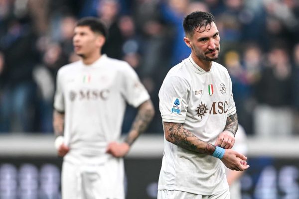 BERGAMO, ITALY - FEBRUARY 22: Matteo Politano of Napoli is disappointed after the Serie A match between Atalanta BC and SSC Napoli at New Balance Arena on February 22, 2026 in Bergamo, Italy. (Photo by Image Photo Agency/Getty Images)