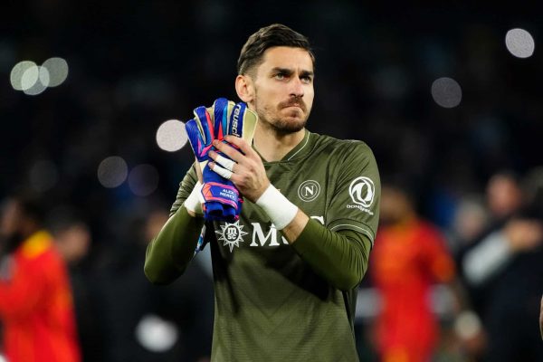 Alex Meret of SSC Napoli applauds fans at the end of  the Serie A match between SSC Napoli and US Lecce at Stadio Diego Armando Maradona Naples Italy on 14 March 2026. (Photo by Franco Romano/NurPhoto via Getty Images)