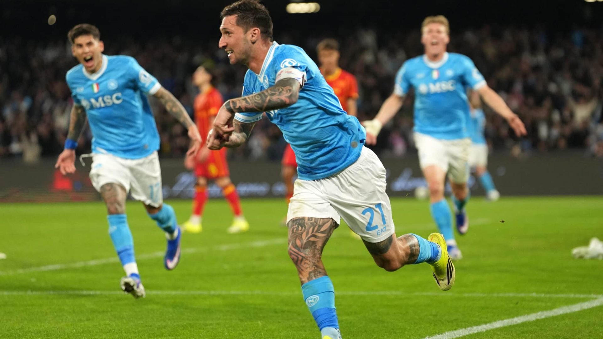 NAPLES, ITALY - MARCH 14: Matteo Politano of SSC Napoli celebrates after scoring his side second goal during the Serie A match between SSC Napoli and US Lecce at Stadio Diego Armando Maradona on March 14, 2026 in Naples, Italy. (Photo by Francesco Pecoraro/Getty Images)