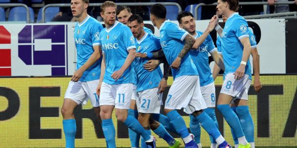 CAGLIARI, ITALY - MARCH 20: Scott Francis Mctominay of Napoli celebrates his goal 0-1 with the team-mates  during the Serie A match between Cagliari Calcio and SSC Napoli at Stadio Sant'Elia on March 20, 2026 in Cagliari, Italy. (Photo by Enrico Locci/Getty Images)