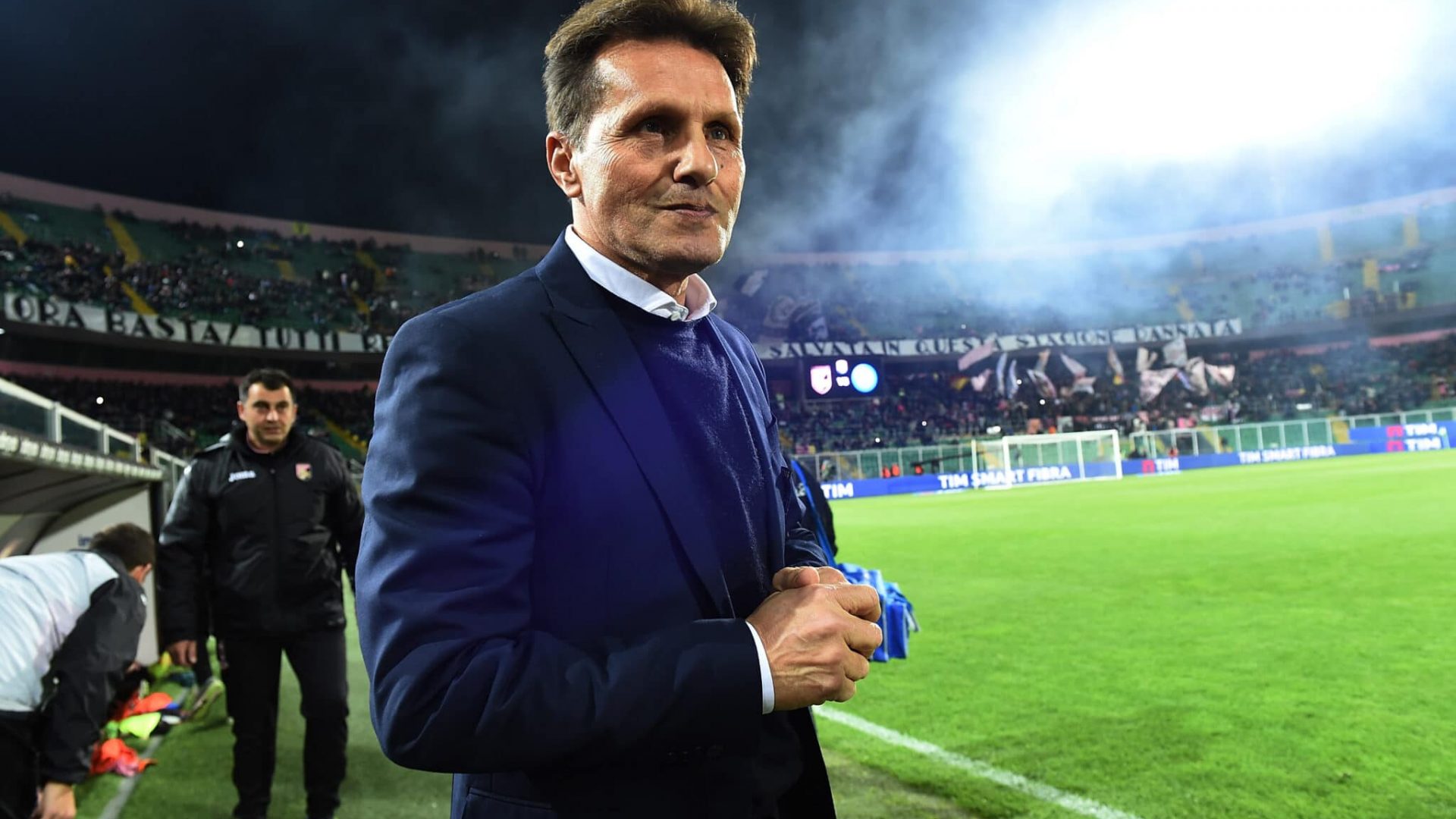 PALERMO, ITALY - MARCH 13:  Head coach Walter Novellino of Palermo looks on during the Serie A match between US Citta di Palermo and SSC Napoli at Stadio Renzo Barbera on March 13, 2016 in Palermo, Italy.  (Photo by Tullio M. Puglia/Getty Images)