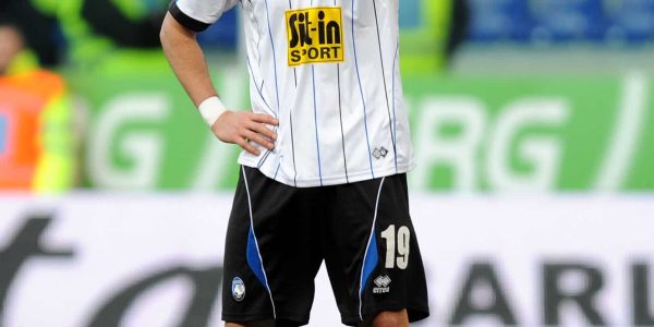 GENOA, ITALY - JANUARY 31:  Ernesto Javier Chevanton of Atalanta BC gestures during the Serie A match between UC Sampdoria and Atalanta BC at Stadio Luigi Ferraris on January 31, 2010 in Genoa, Italy. (Photo by Massimo Cebrelli/Getty Images)