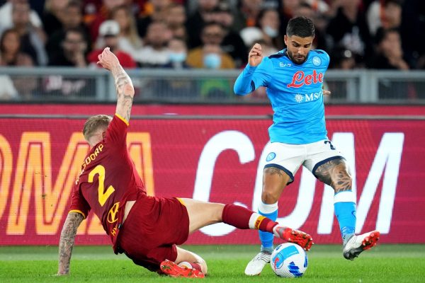 ROME, ITALY - OCTOBER 24: Lorenzo Insigne of SSC Napoli competes for the ball with Rick Karsdorp of AS Roma during the Serie A match between AS Roma and SSC Napoli at Stadio Olimpico on October 24, 2021 in Rome, Italy. (Photo by MB Media/Getty Images)