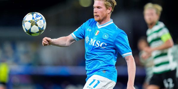 Kevin De Bruyne of SSC Napoli controls the ball during the UEFA Champions League 2025/26 League Phase MD2 match between SSC Napoli and Sporting Lisbon at Stadio Diego Armando Maradona on October 1, 2025 in Neaples, Italy. (Photo by Giuseppe Maffia/NurPhoto via Getty Images)