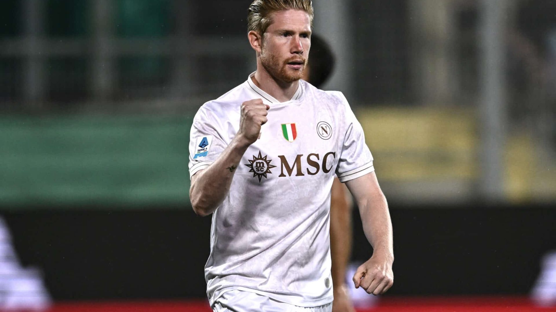 FLORENCE, ITALY - SEPTEMBER 13: Kevin de Bruyne of Napoli celebrates his goal during the Serie A match between ACF Fiorentina and SSC Napoli at Artemio Franchi on September 13, 2025 in Florence, Italy. (Photo by Image Photo Agency/Getty Images)