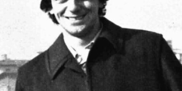 Napoli, due strade per Luca De Filippo e Francesco Caccavale, tra i maggiori artisti della cultura napoletana di sempre.