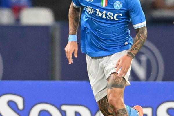 NAPLES, ITALY - SEPTEMBER 22: Matteo Politano of SSC Napoli plays the ball during the Serie A match between SSC Napoli and Pisa SC at Stadio Diego Armando Maradona on September 22, 2025 in Naples, Italy. (Photo by Giuseppe Bellini/Getty Images)