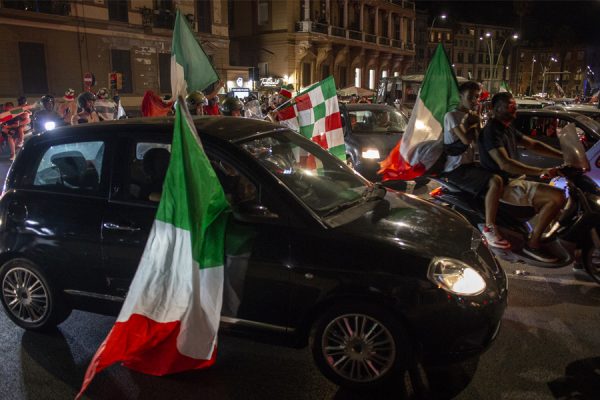NAPOLI-FESTA-EURO2020