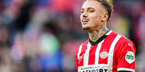 EINDHOVEN, NETHERLANDS - DECEMBER 22: Noa Lang of PSV looks on during the Dutch Eredivisie match between PSV and Feyenoord at Philips Stadion on December 22, 2024 in Eindhoven, Netherlands. (Photo by Joris Verwijst/BSR Agency/Getty Images)