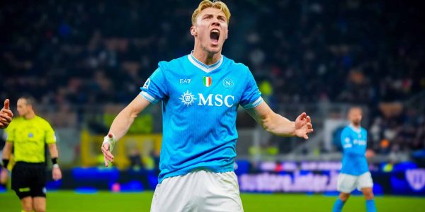 Rasmus Hojlund plays during the match between FC Internazionale and SSC Napoli in Serie A at Giuseppe Meazza Stadium in Milan, Italy, on January 11, 2026. (Photo by Alessio Morgese/NurPhoto via Getty Images)