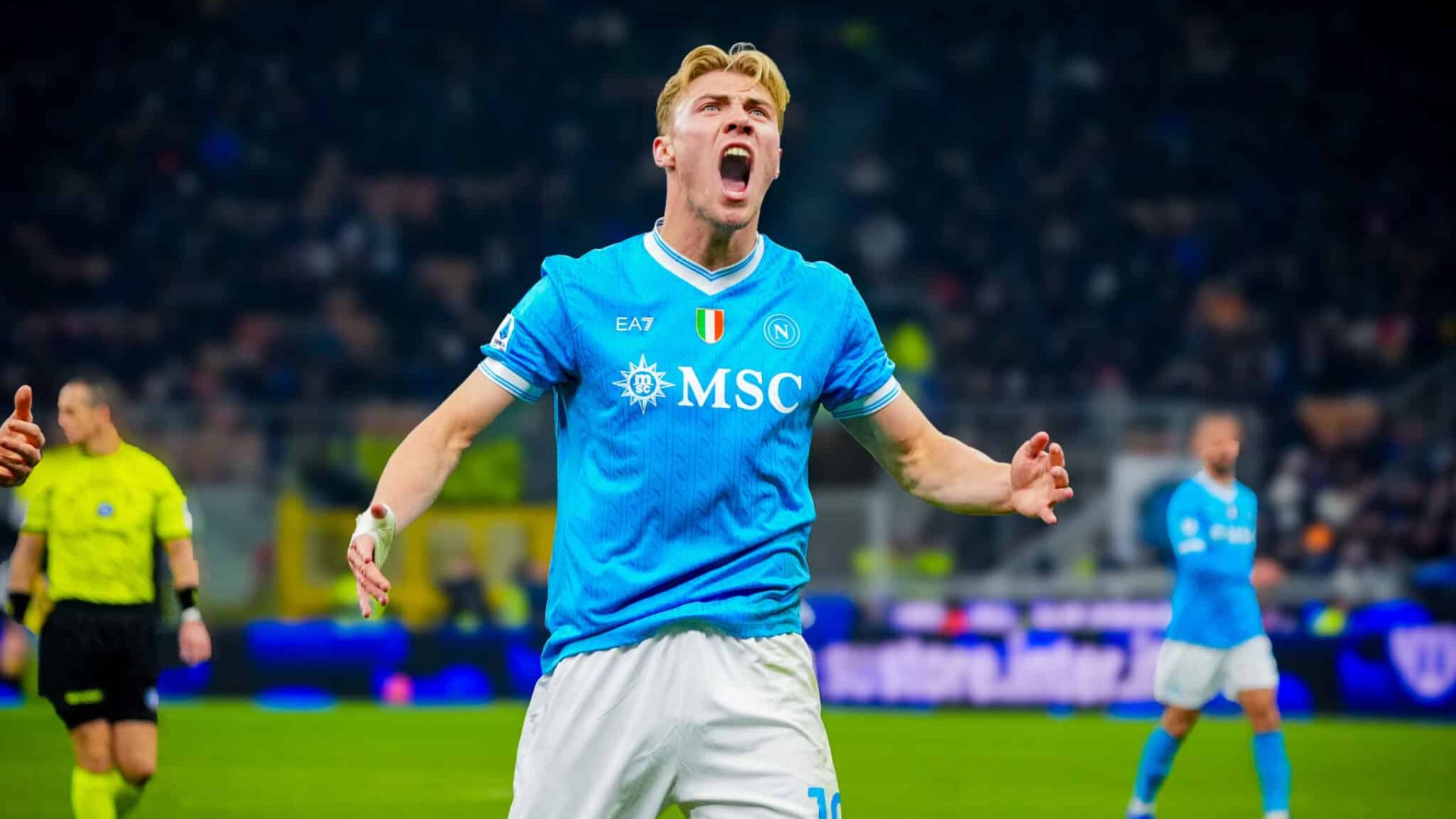 Rasmus Hojlund plays during the match between FC Internazionale and SSC Napoli in Serie A at Giuseppe Meazza Stadium in Milan, Italy, on January 11, 2026. (Photo by Alessio Morgese/NurPhoto via Getty Images)