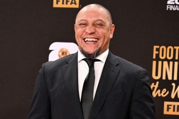 Roberto-carlos-67.jpg