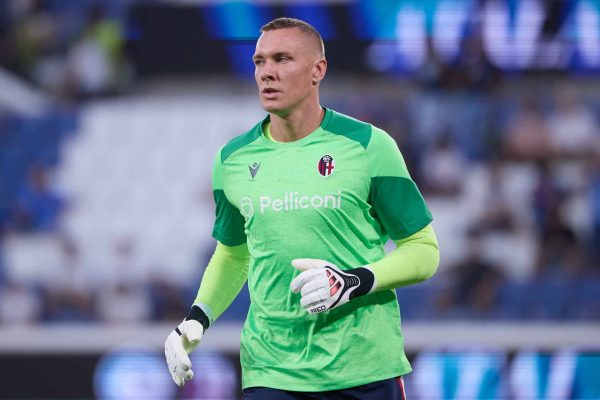 Napoli-Bologna, Skorupski potrebbe partire dalla panchina contro il Napoli per un ritardo alla riunione tecnica. Pronto il sostituto.