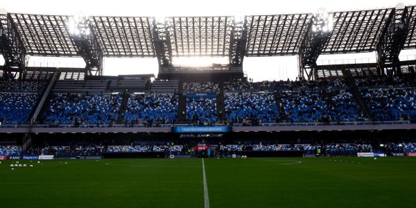 Iniziati i lavori sul manto erboso del Maradona: gli interventi proseguiranno durante la sosta del campionato in vista della ripresa.