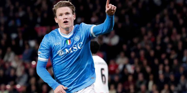 EINDHOVEN, NETHERLANDS - OCTOBER 21: Scott McTominay of Napoli celebrates 0-1  during the UEFA Champions League  match between PSV v Napoli at the Philips Stadium on October 21, 2025 in Eindhoven Netherlands (Photo by Marcel Bonte/Soccrates/Getty Images)