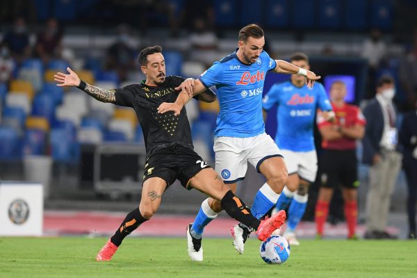 NAPLES, ITALY – AUGUST 22: Fabian Ruiz of SSC Napoli vies with Francesco Di Mariano of Venezia FC during the Serie A match between SSC Napoli and Venezia FC at Stadio San Paolo on August 22, 2021 in Naples, Italy. (Photo by Francesco Pecoraro/Getty Images)