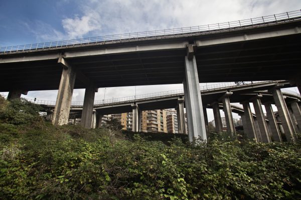 NAPOLI, ITALY - 2012/11/27: The Highway bridge in Vomero district in Napoli, Italy. (Photo by Andrea Baldo/LightRocket via Getty Images)