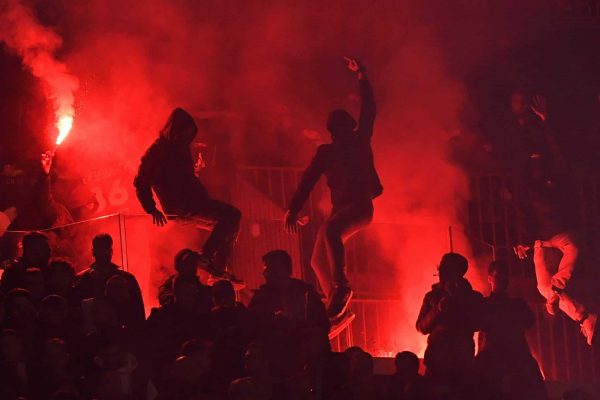 Tifosi del Napoli in protesta al Maradona