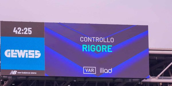 È in corso a Lissone l’incontro tra arbitri e club di Serie A: al centro gli episodi delle prime giornate e le indicazioni sul VAR.
