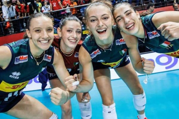 Volleyunder21.jpg