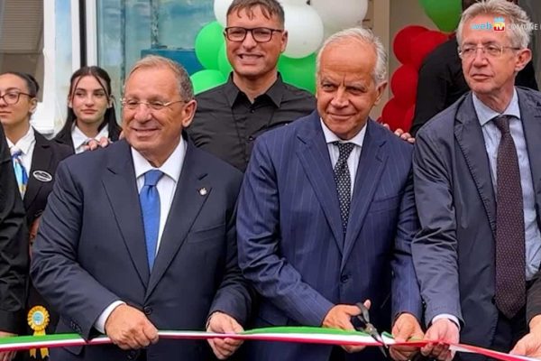 Nuova ludoteca inaugurata all’Arenaccia in un bene confiscato alla criminalità, affidata alla fondazione di don Luigi Merola.