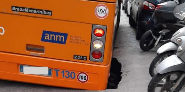 bus-sprofonda-a-falcone