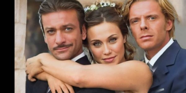 Capri compie 20 anni: trama, protagonisti e ricordi della fiction Rai che ha conquistato il pubblico e continua a far scattare la nostalgia.