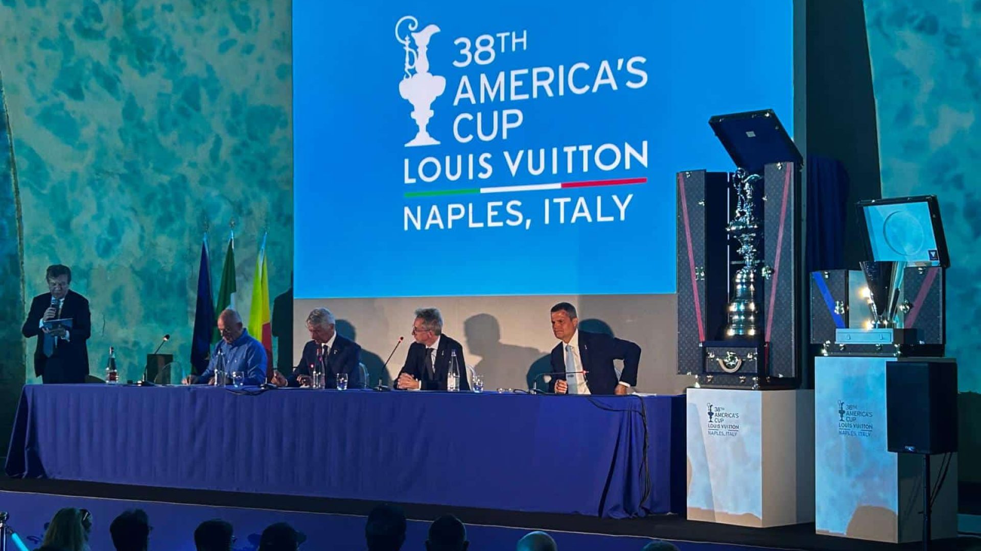 conferenza americas cup