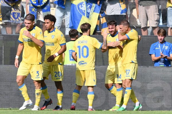 Del Genio sul Frosinone di Alvini: «Mi piace molto». Il giornalista evidenzia il dato sul pressing e il gap con il Napoli.