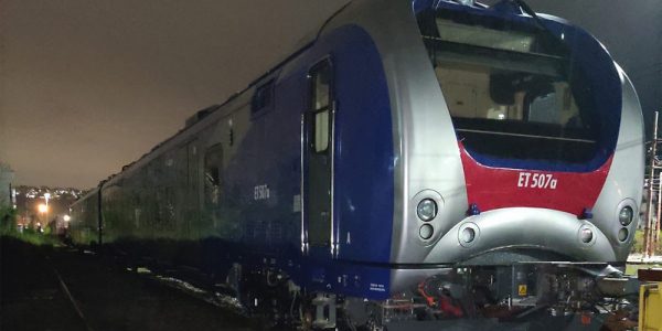 eav-nuovo-treno-notte