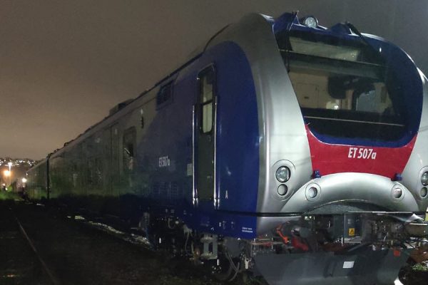 eav-nuovo-treno-notte