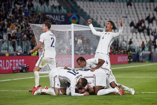 TURIN, ITALY - OCTOBER 07: Players of France celebrate after Theo Hernandez of France scores his team's third goal during the UEFA Nations League 2021 Semi-final match between Belgium and France at Juventus Stadium on October 07, 2021 in Turin, Italy. (Photo by Emmanuele Ciancaglini/CPS Images/Getty Images)