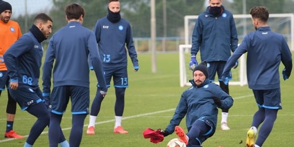 NAPLES, ITALY - DECEMBER 08: Mario Rui of Napoli during a training session on December 08, 2021 in Naples, Italy. (Photo by SSC NAPOLI/SSC NAPOLI via Getty Images)