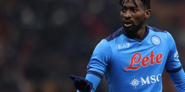 MILAN, ITALY - DECEMBER 19: Andre Anguissa of SSC Napoli reacts during the Serie A match between AC Milan and SSC Napoli at Stadio Giuseppe Meazza on December 19, 2021 in Milan, Italy. (Photo by Jonathan Moscrop/Getty Images)