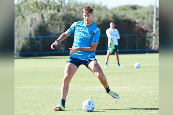 Venezia-Napoli, il SSC Napoli si allena al Training Center alla vigilia della sfida: attivazione e lavoro tecnico-tattico per gli azzurri.